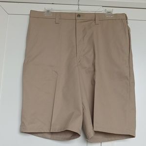 NWT Dickies Khaki Shorts Size 38